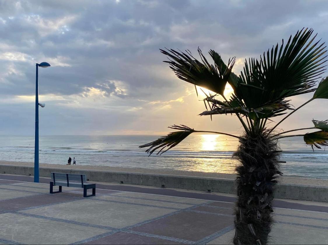 Lesparisnormands - Magnifique Vue Mer - Centre Et Plage Villers-sur-Mer Extérieur photo