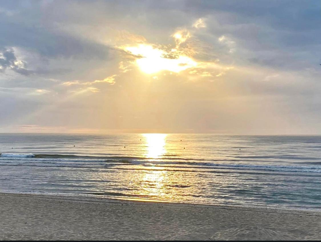 Lesparisnormands - Magnifique Vue Mer - Centre Et Plage Villers-sur-Mer Extérieur photo